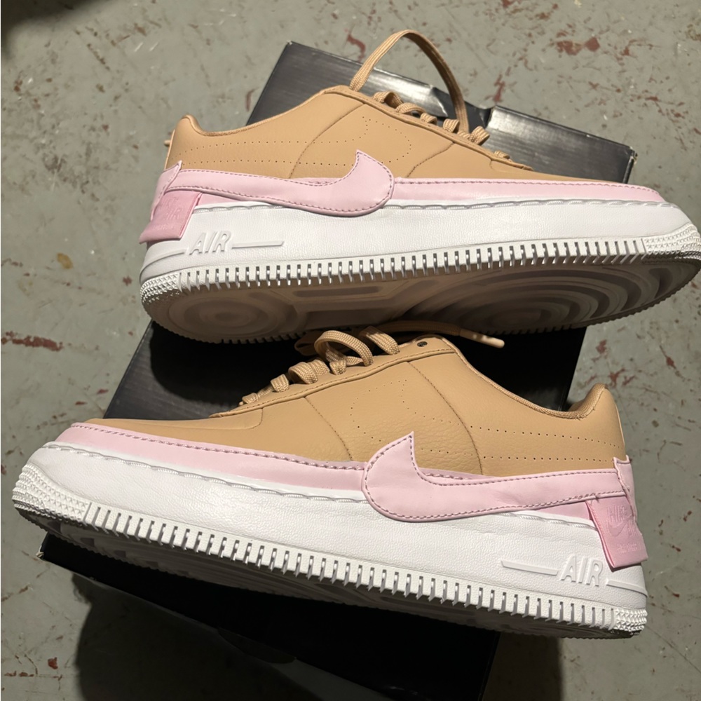 Women’s Nikes air forces
